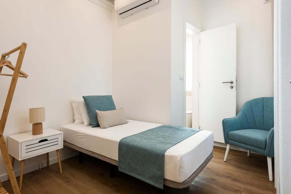 Bedroom, air conditioner