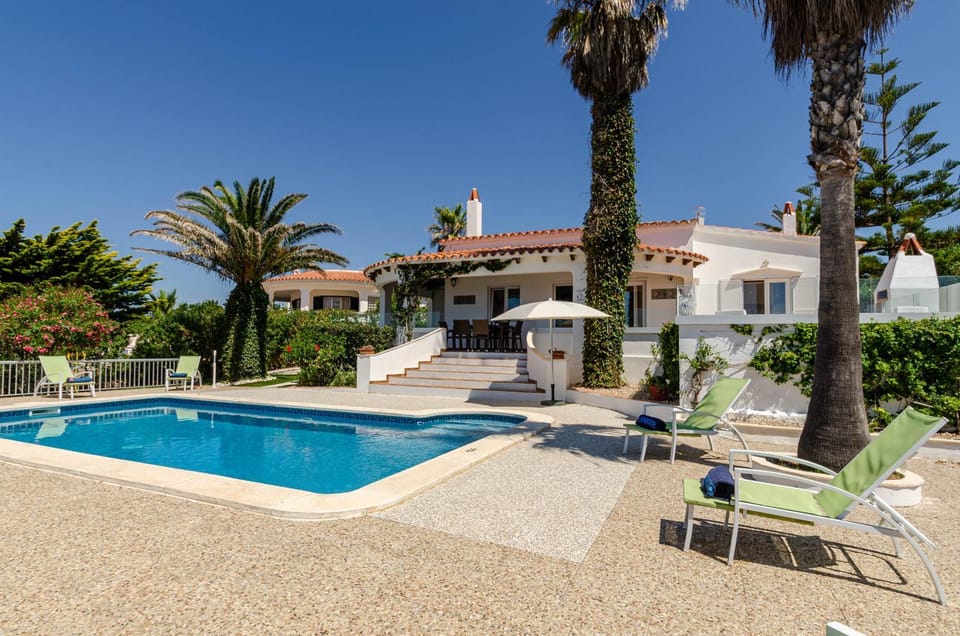 Property building, Other, Swimming pool, sunbed