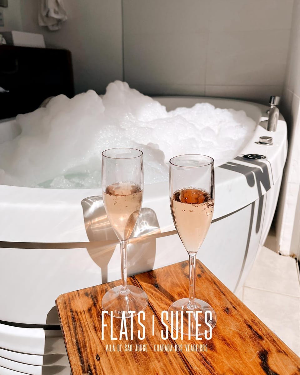 Hot Tub, Drinks, Alcoholic drinks, Bath