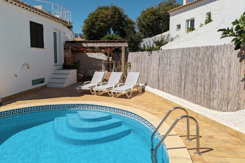 Balcony/Terrace, Swimming pool, sunbed