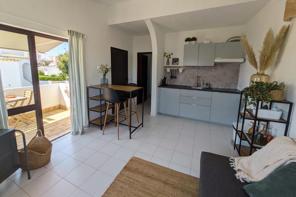 TV and multimedia, Coffee/tea facilities, Living room, Dining area, dishwasher, kitchen