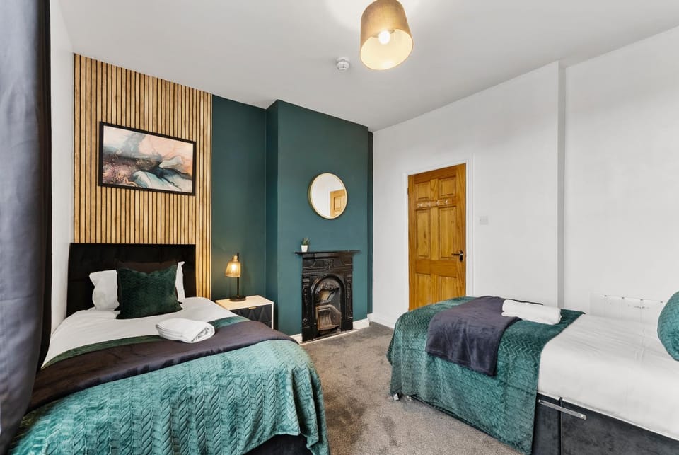Harbourside Penthouse Apartments Sleep 16 Apartment in Bristol