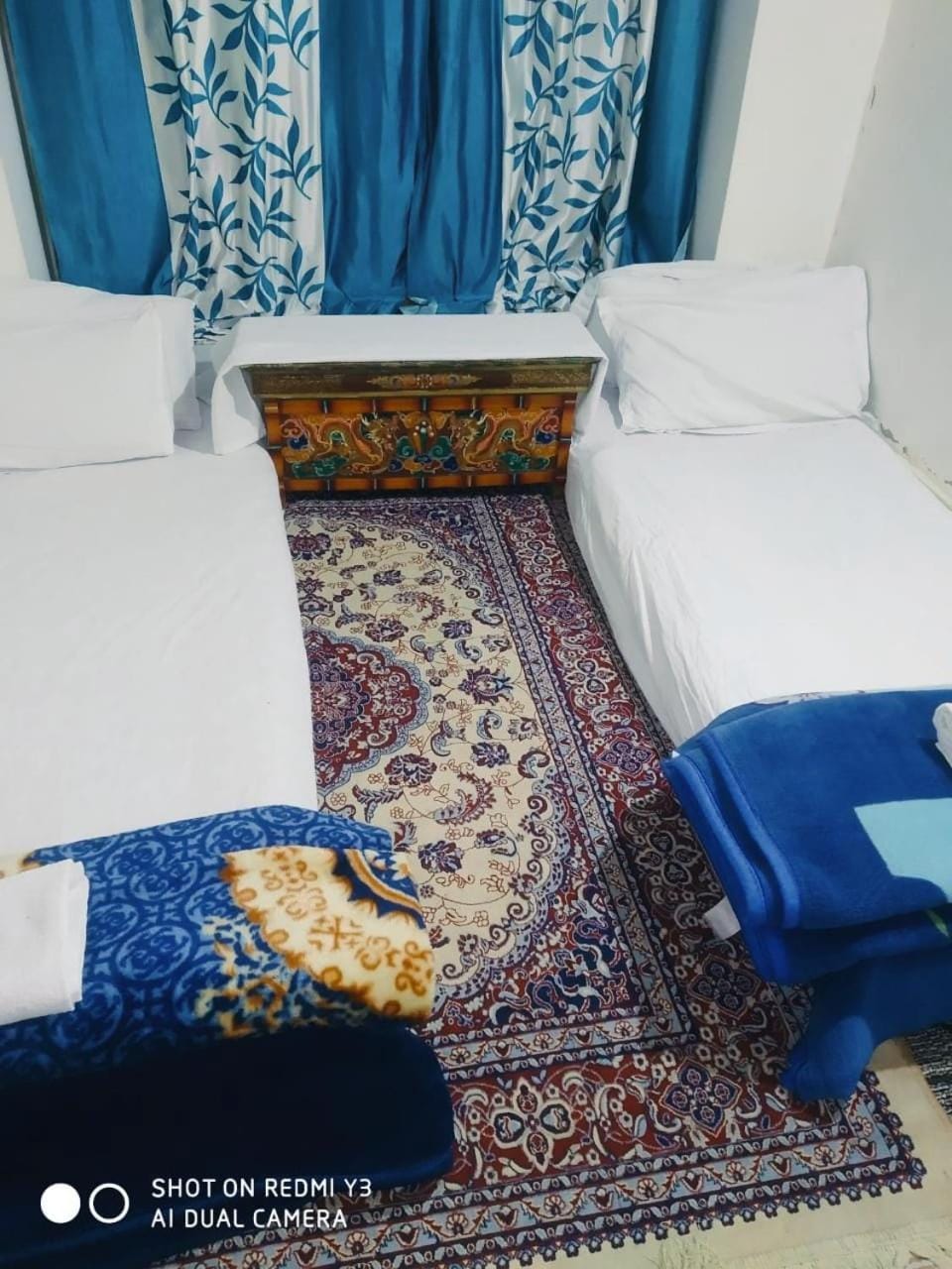 Bed, towels
