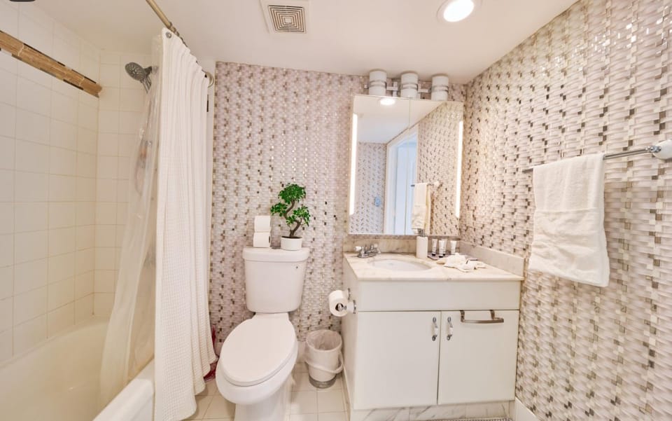 Serene View 1 BR Apartment in Brickell