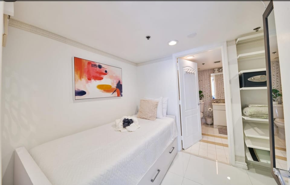 Serene View 1 BR Apartment in Brickell