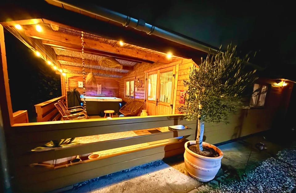Cozy mediterranean style chalet with private jacuzzi and garden between Amsterdam Haarlem and Schiphol Airport House in Haarlem