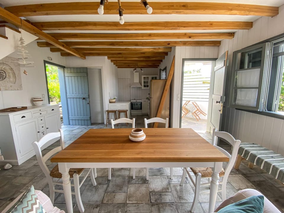 Living room, Dining area, kitchen