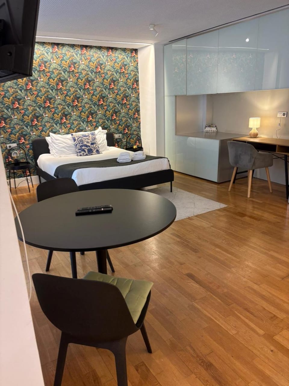 Kusama Studio Apartment in Malaga