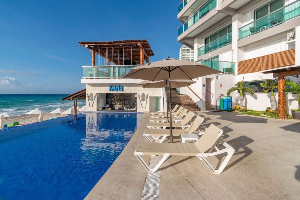 Swimming pool, Swimming pool, sunbed