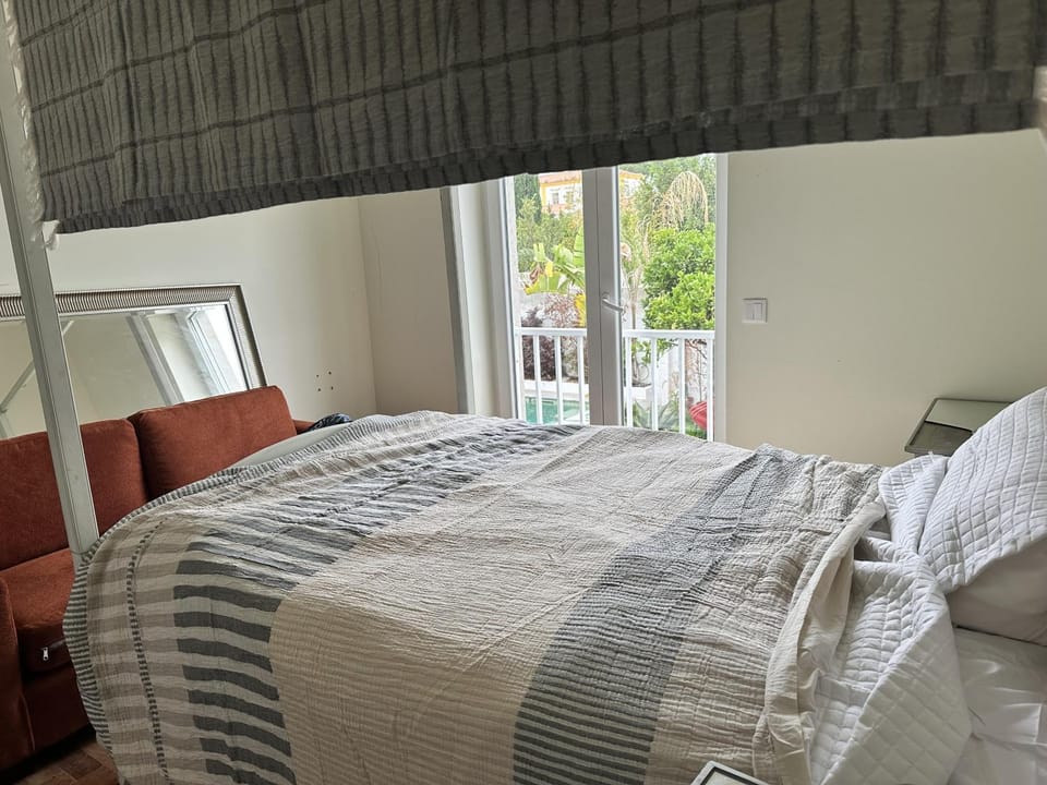 Bed, View (from property/room), Balcony/Terrace, Photo of the whole room, Bedroom