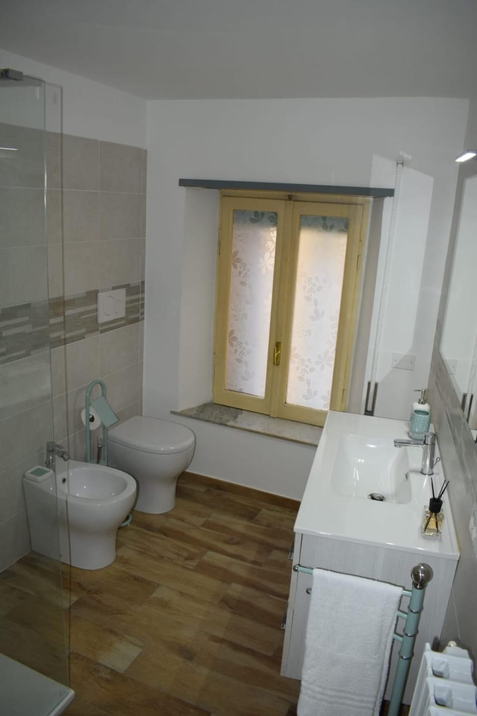 Shower, Bathroom, bidet