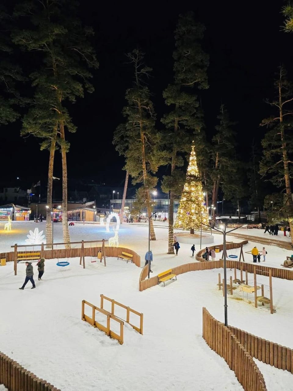 Nearby landmark, Night, Winter