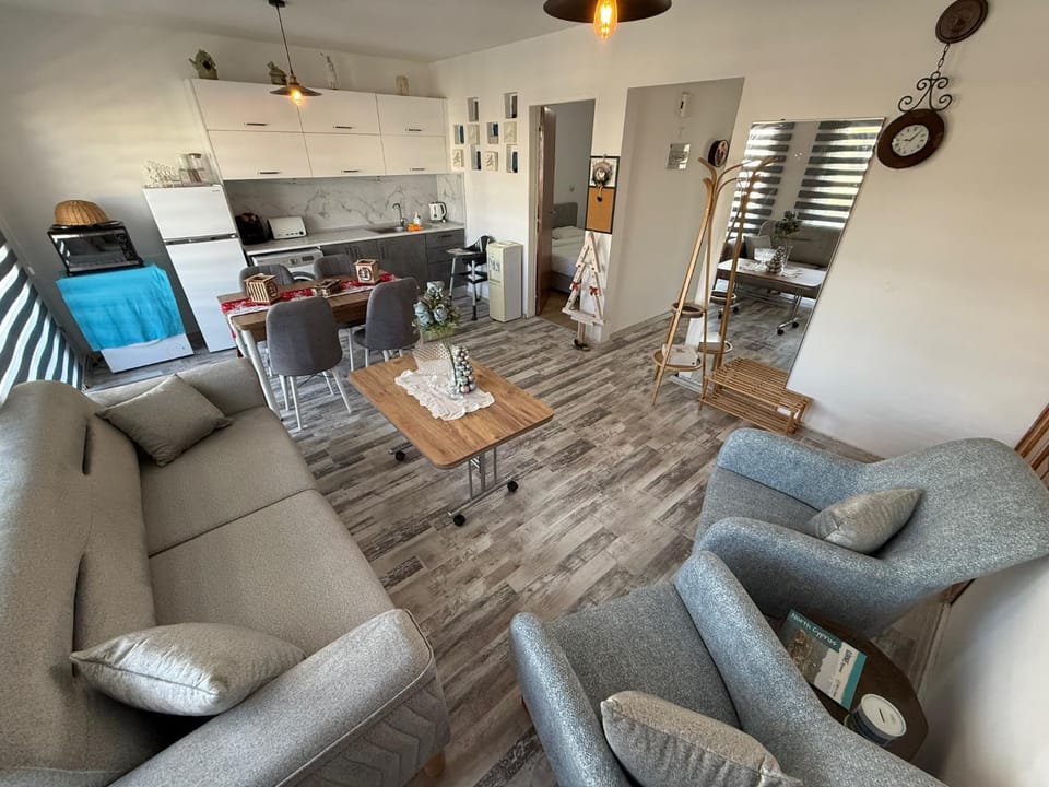 Kitchen or kitchenette, kitchen