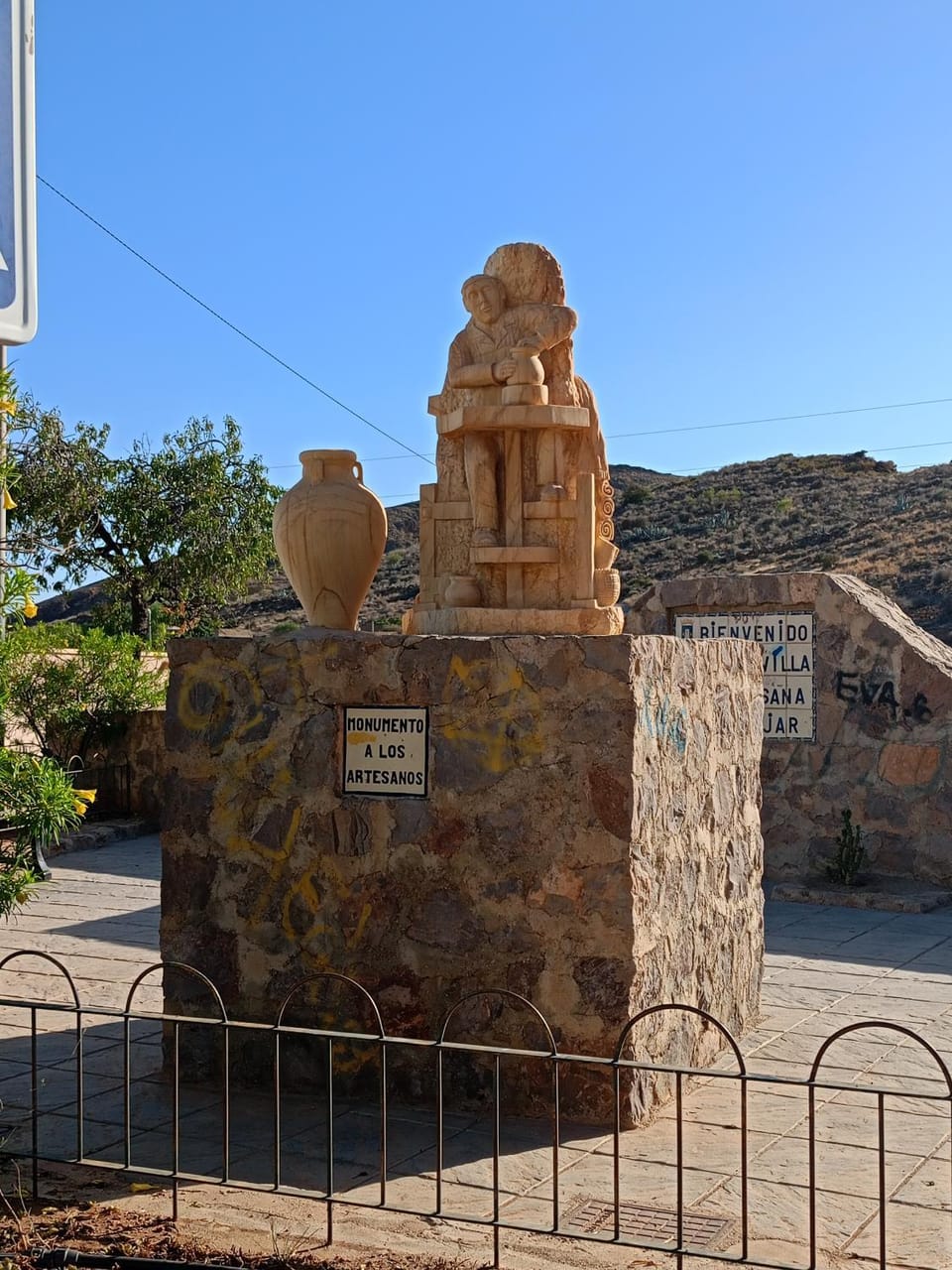 Nearby landmark, Day, Natural landscape, Landmark view