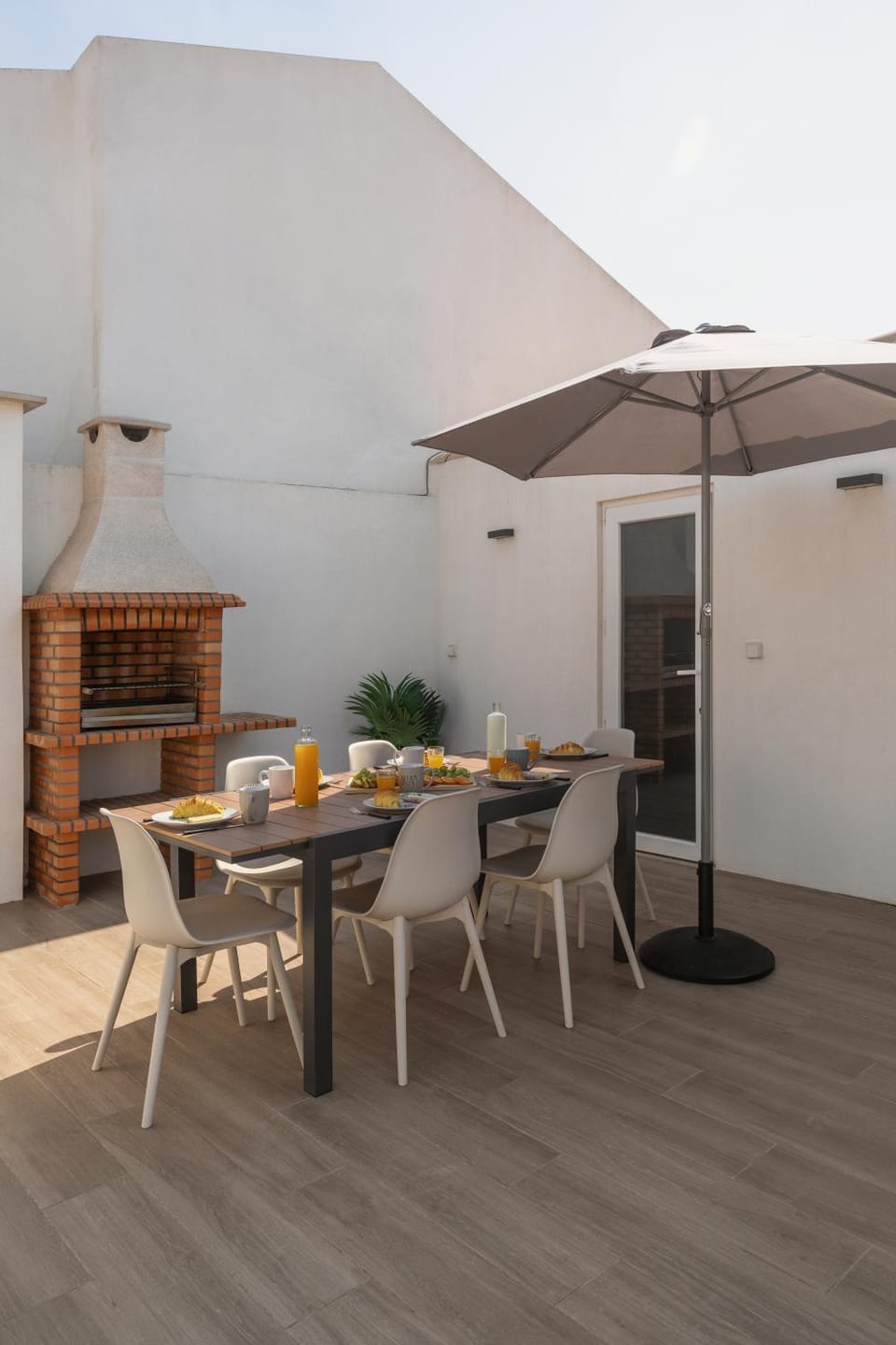 BBQ facilities, Balcony/Terrace, Dining area
