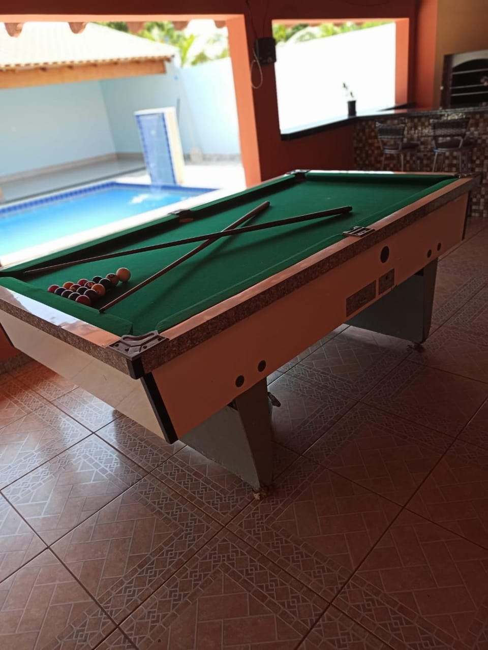 Billiard, Game Room