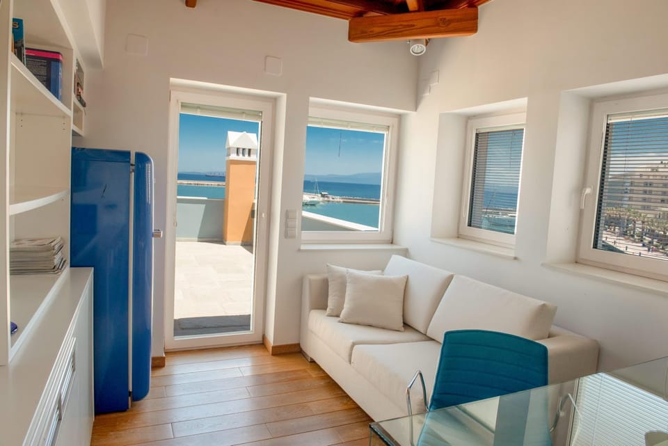 Sideratos Luxury Sea View City Apartment Apartment in Decentralized Administration of the Aegean