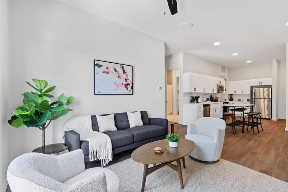 The Corbin 1304 - The Brown Apartment in Fort Worth