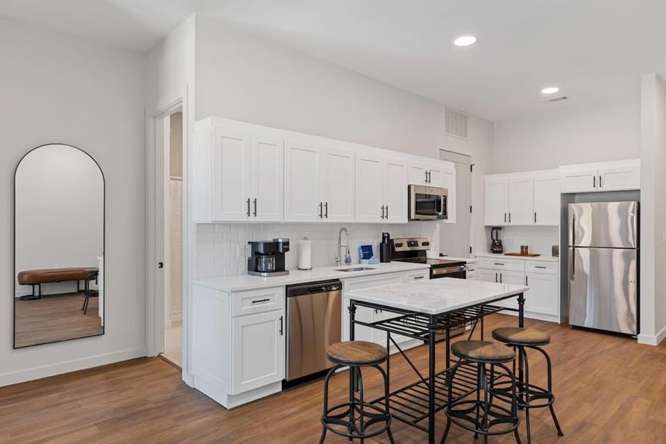 The Corbin 1306 - The Dartmouth Apartment in Fort Worth