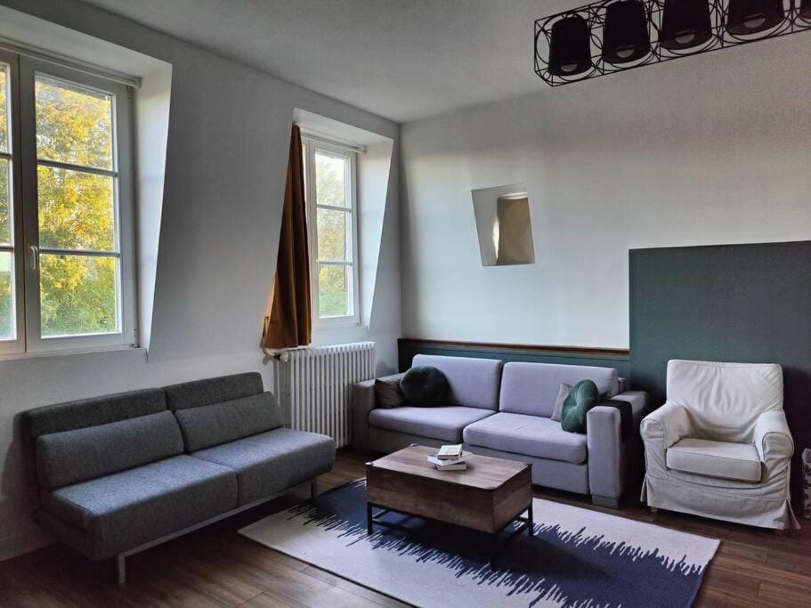 Living room, Seating area