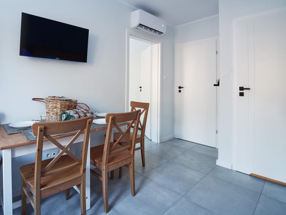 TV and multimedia, Kitchen or kitchenette, Living room