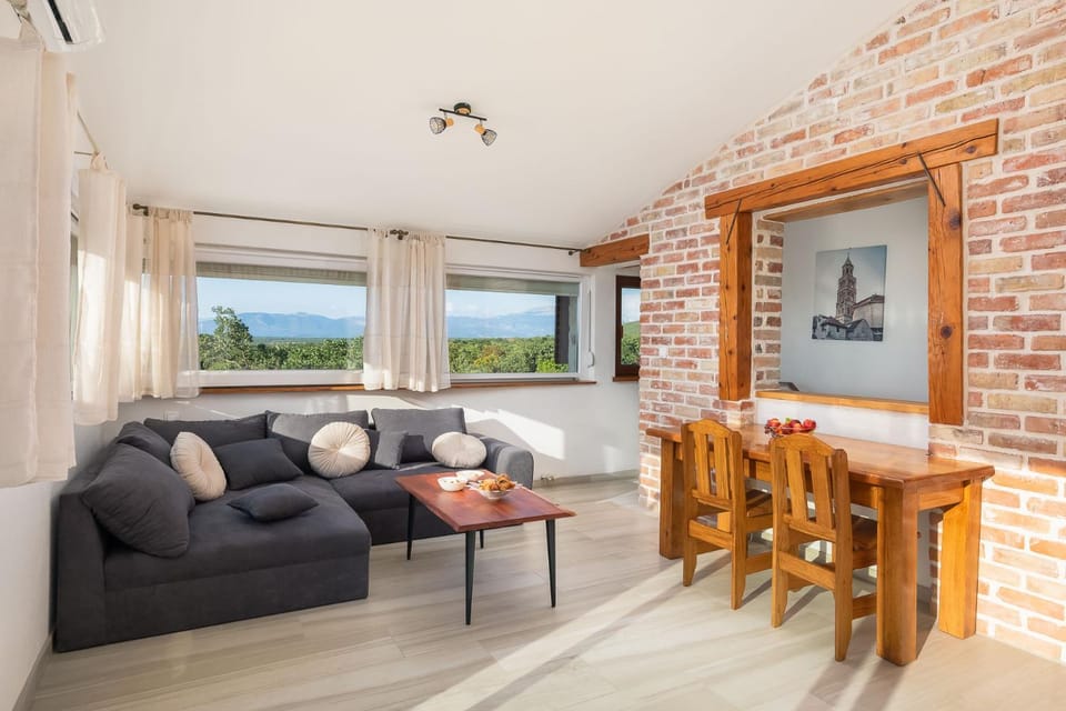 Communal lounge/ TV room, Living room, Seating area