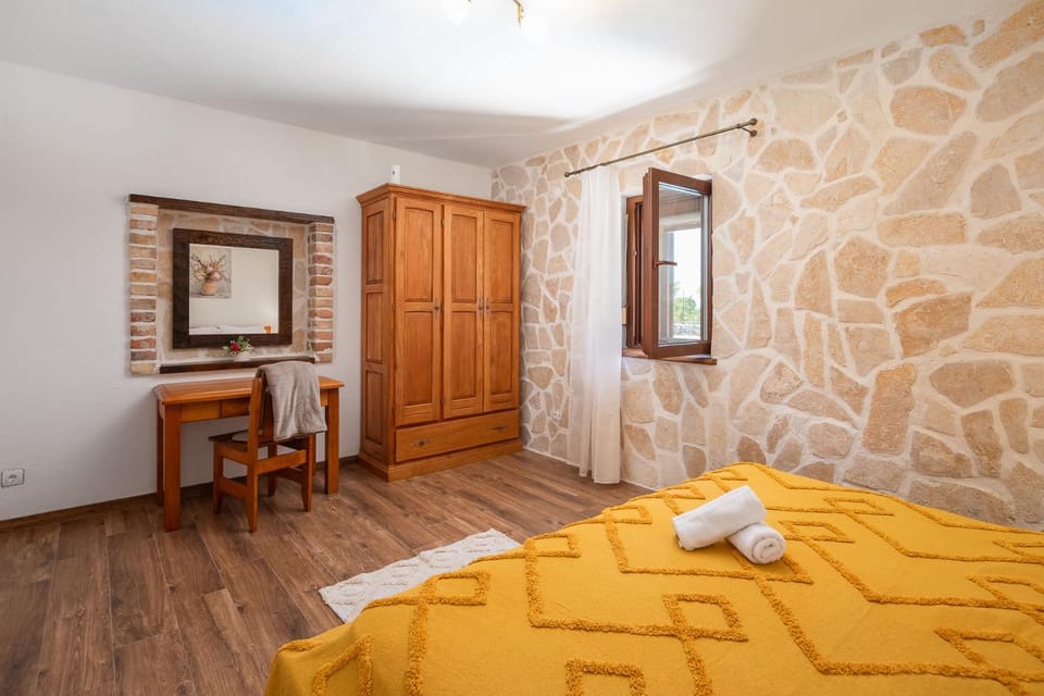 Bed, Photo of the whole room, Bedroom, towels, wardrobe