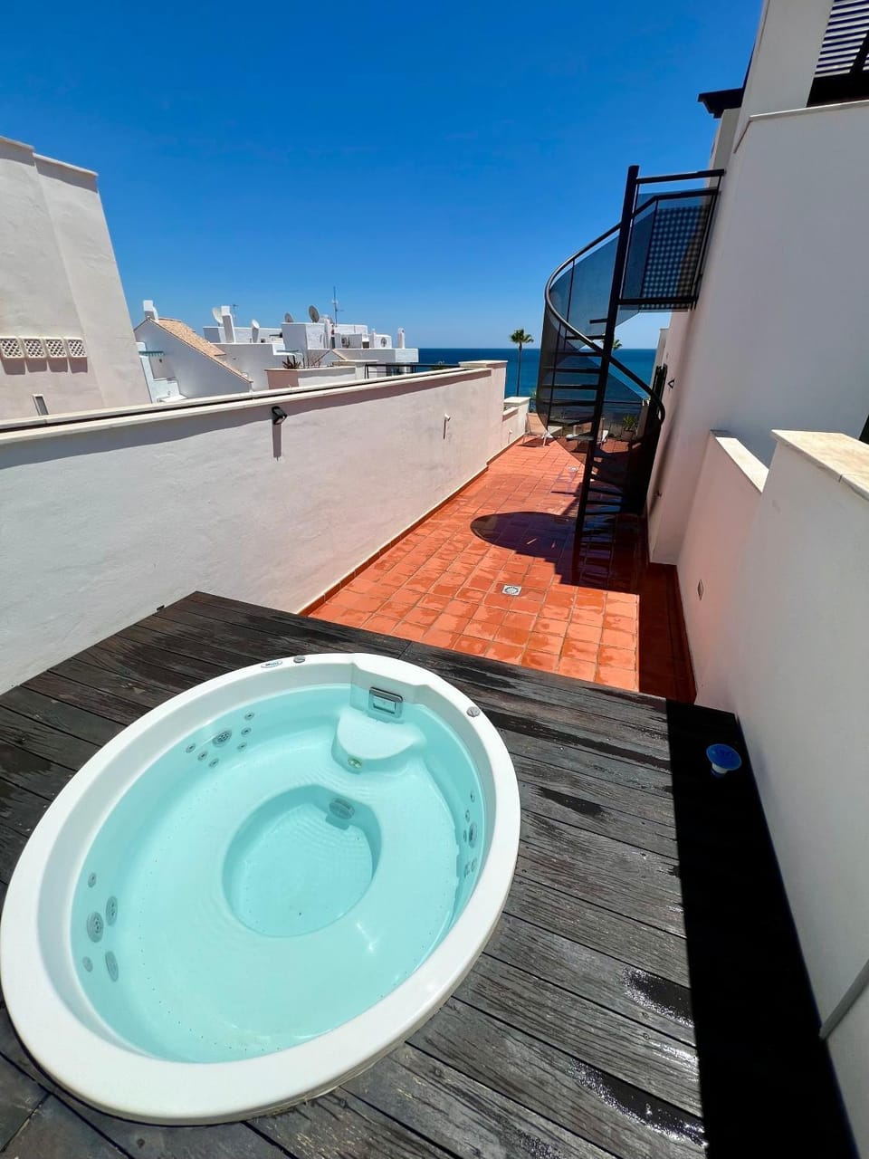 Day, Hot Tub, Balcony/Terrace, Swimming pool