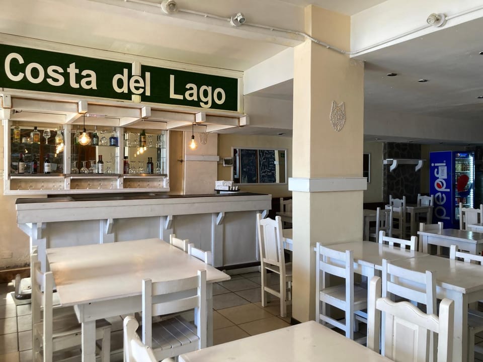 Restaurant/places to eat, Lounge or bar