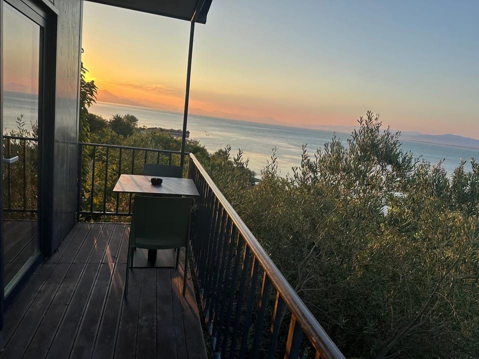 Patio, Day, Natural landscape, View (from property/room), Balcony/Terrace, Sunrise