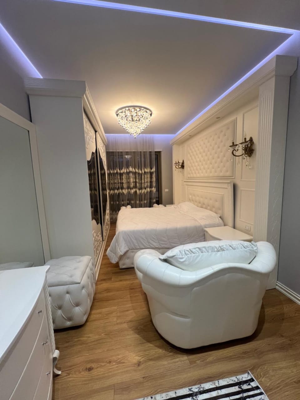 Bed, Photo of the whole room