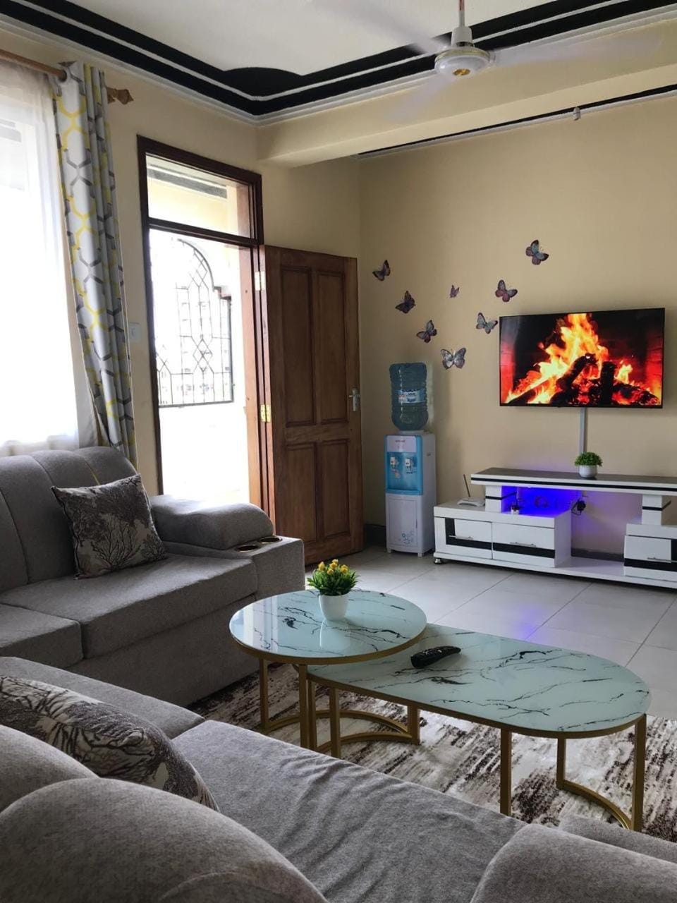 Greyline One Br with Extra Bed O743 then 379 and 135 Apartment in Mombasa