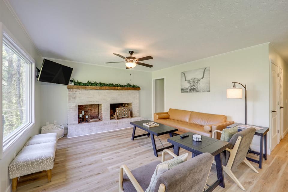 24 Private Acres: Trails/Hot Tub Near Blowing Rock House in Caldwell