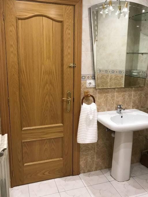 Disfruta León en este dúplex a 350m de la Catedral Apartment in León
