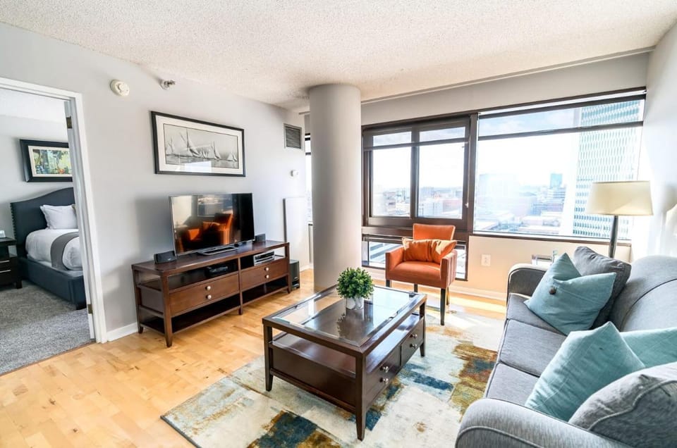 TV and multimedia, Living room, Seating area, Evening entertainment