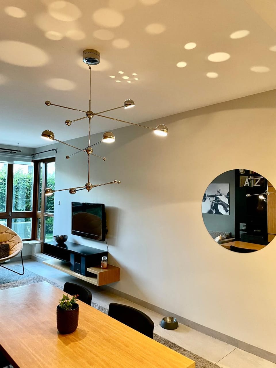 TV and multimedia, Living room, Seating area, Evening entertainment