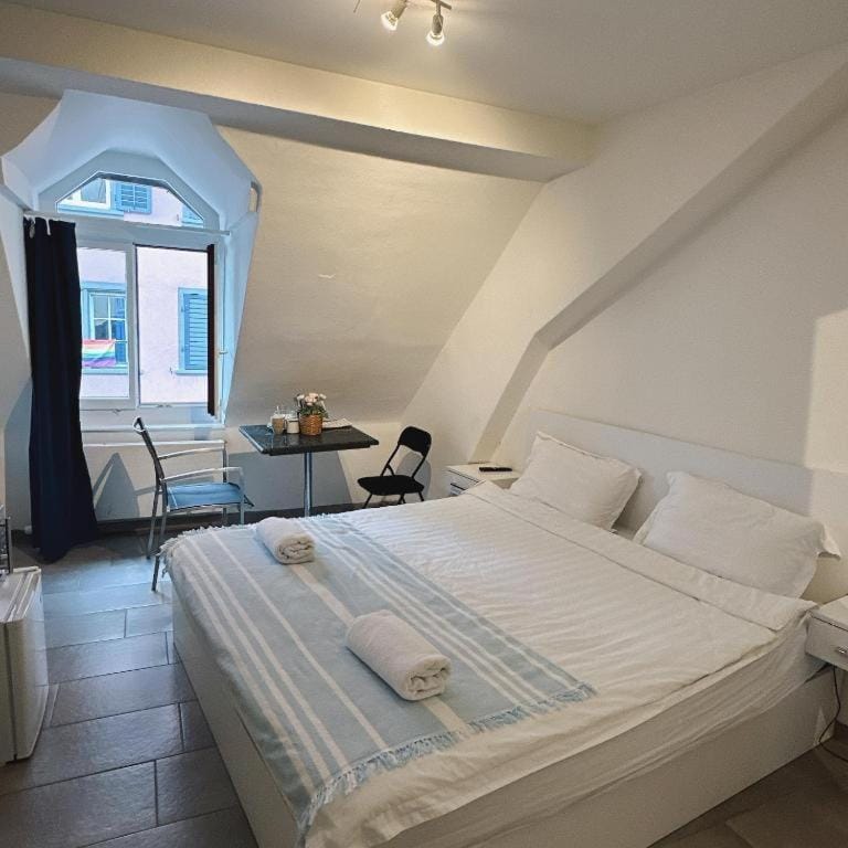 Seating area, Bedroom