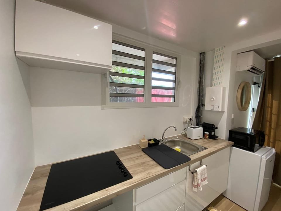 Kitchen or kitchenette, stove