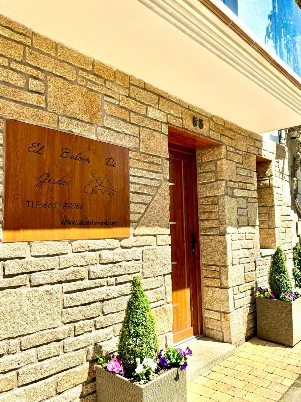 El Balcón De Gredos House in Extremadura, Spain