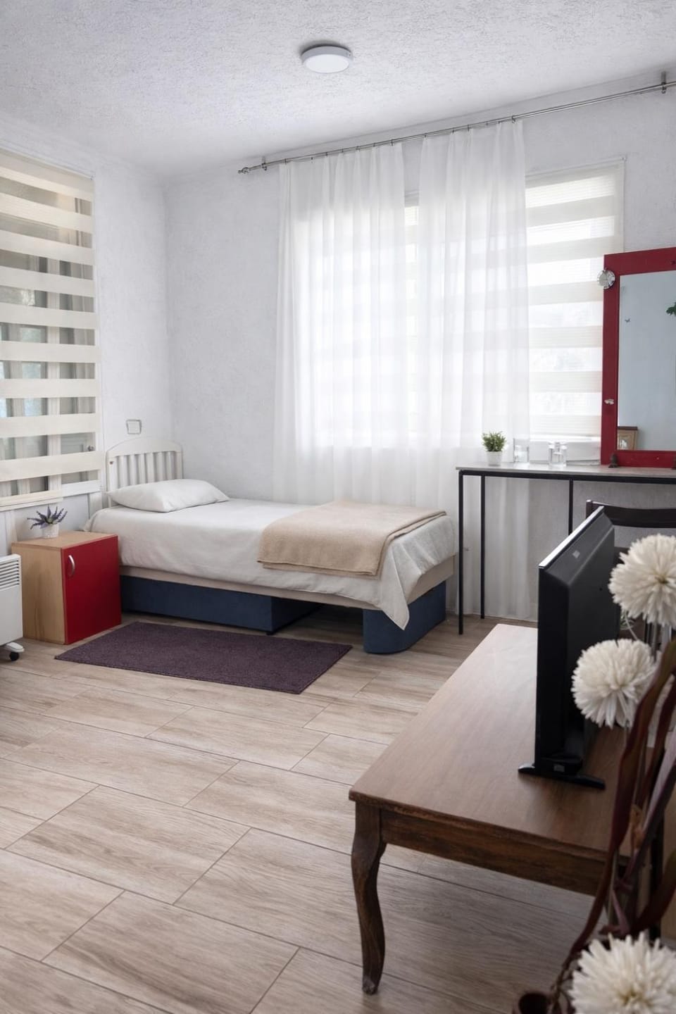 Private Guest Room with Garden Access House in Skopje