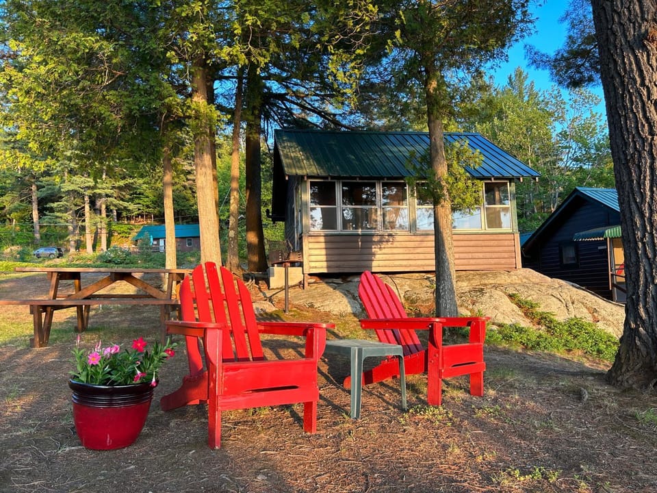 Paddler's Rest Lakeside Cabins and Motel Cabin in Long Lake
