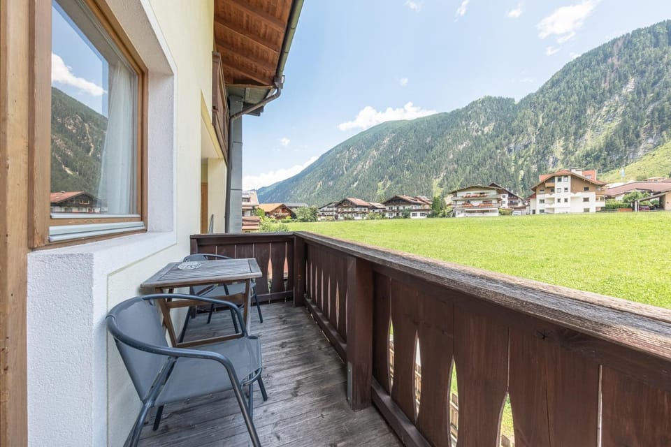 Day, Natural landscape, View (from property/room), Balcony/Terrace, Mountain view
