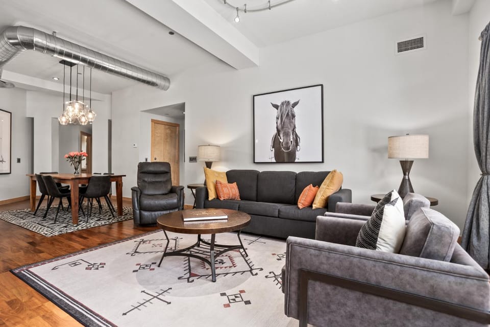 Urban Loft in Downtown Steamboat - Upscale Luxury House in Steamboat Springs