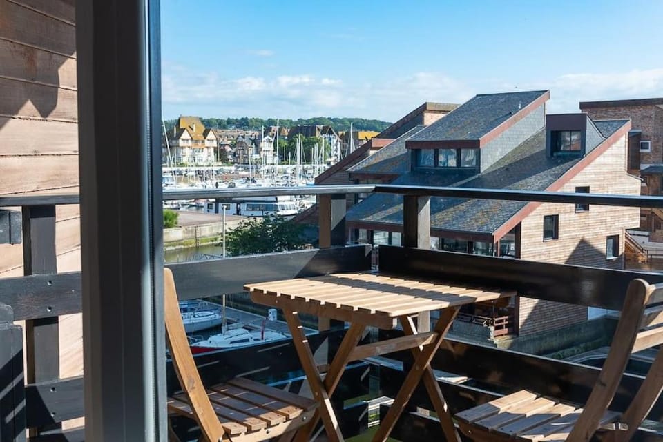 Beau studio neuf, vue Marina Apartment in Deauville