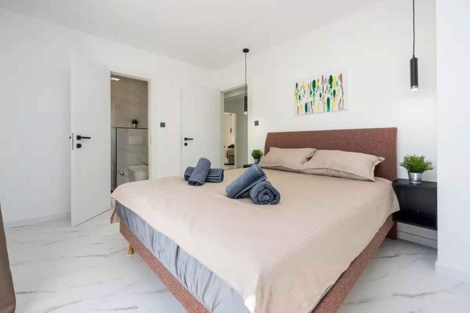 Bathroom, Bedroom