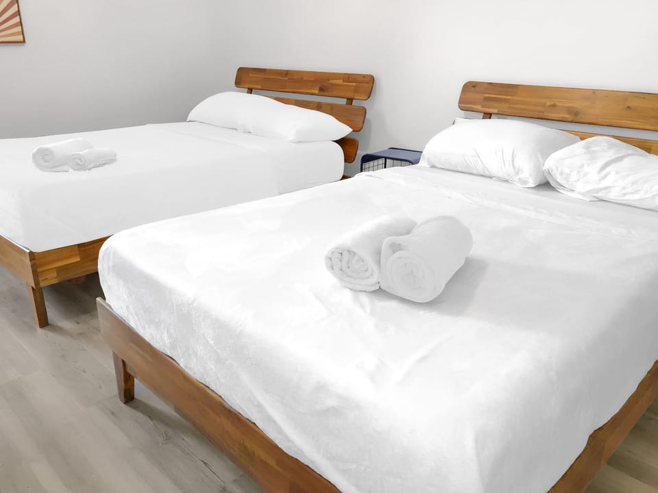Bed, Photo of the whole room, Bedroom, towels