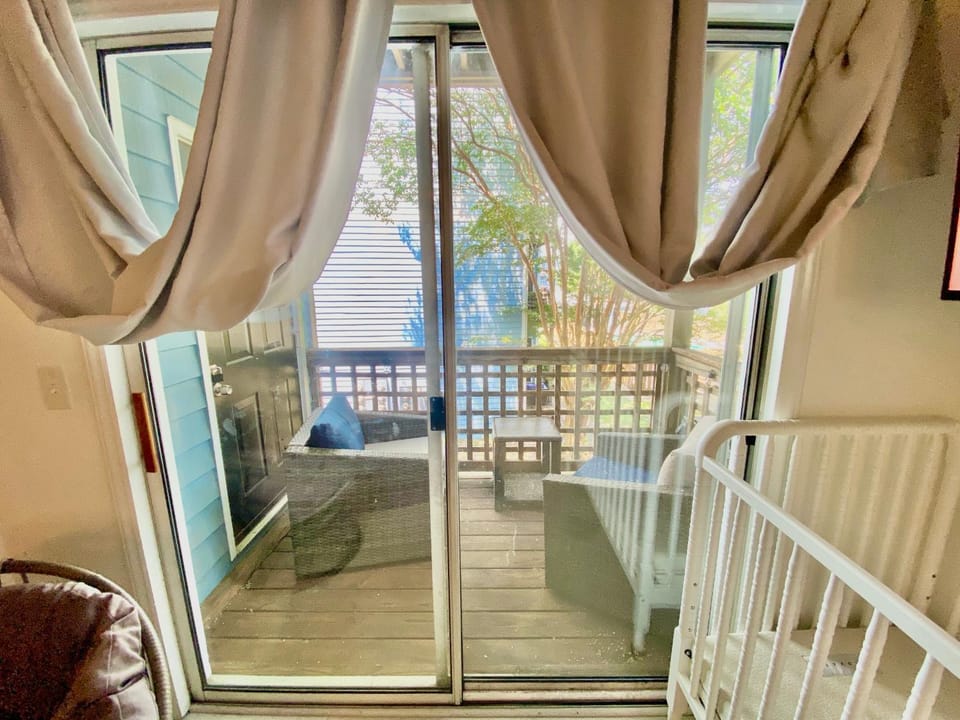 Suite Life Wilmington - Spacious, Pet-Friendly 1BR with Pool, Balcony, and Prime Location Apartment in Wilmington