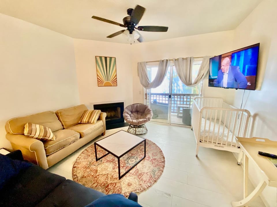 Suite Life Wilmington - Spacious, Pet-Friendly 1BR with Pool, Balcony, and Prime Location Apartment in Wilmington
