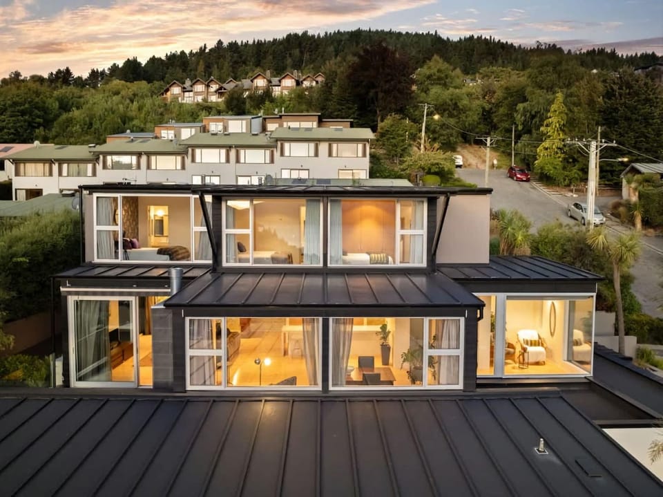 Central Sunset Charm House in Queenstown