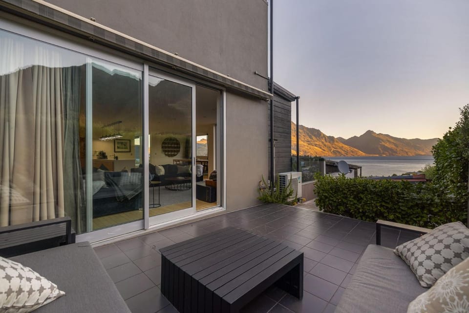 Central Sunset Charm House in Queenstown